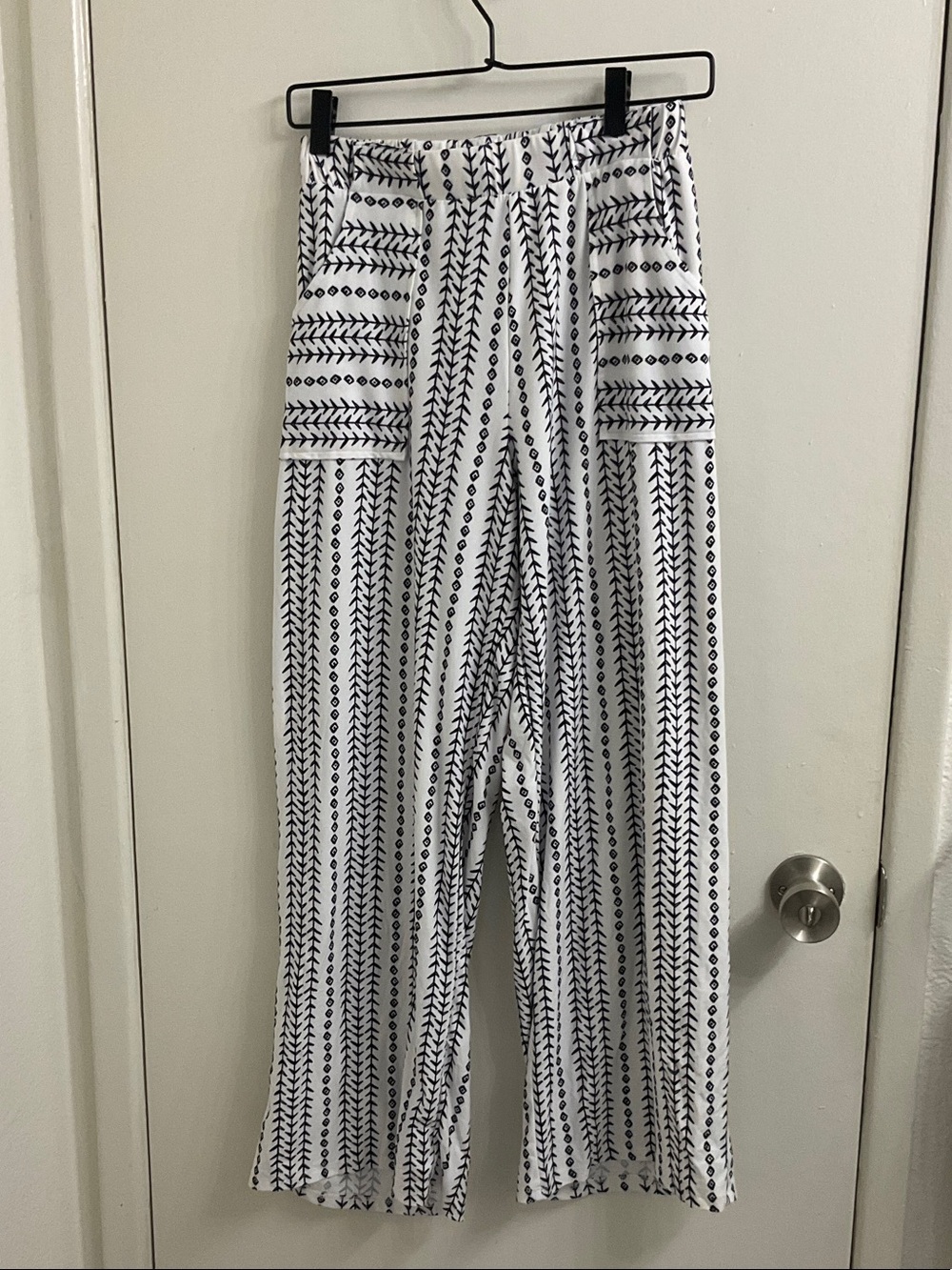 Derek Heart White Wide-Leg Pants with Black Tribal Stripe